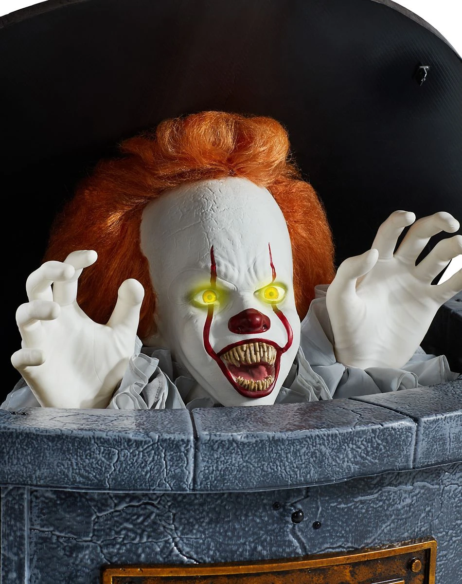 Spirit Halloween 21 Inch Pennywise Sewer Grate Animatronic Decoration - It Chapter Two 5 Spirit Halloween 21 Inch Pennywise Sewer Grate Animatronic Decoration - It Chapter Two - Image 3