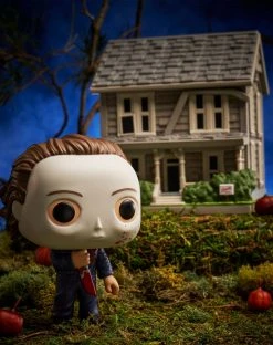 Spirit Halloween Funko Pop Town: Michael Myers with House - Halloween